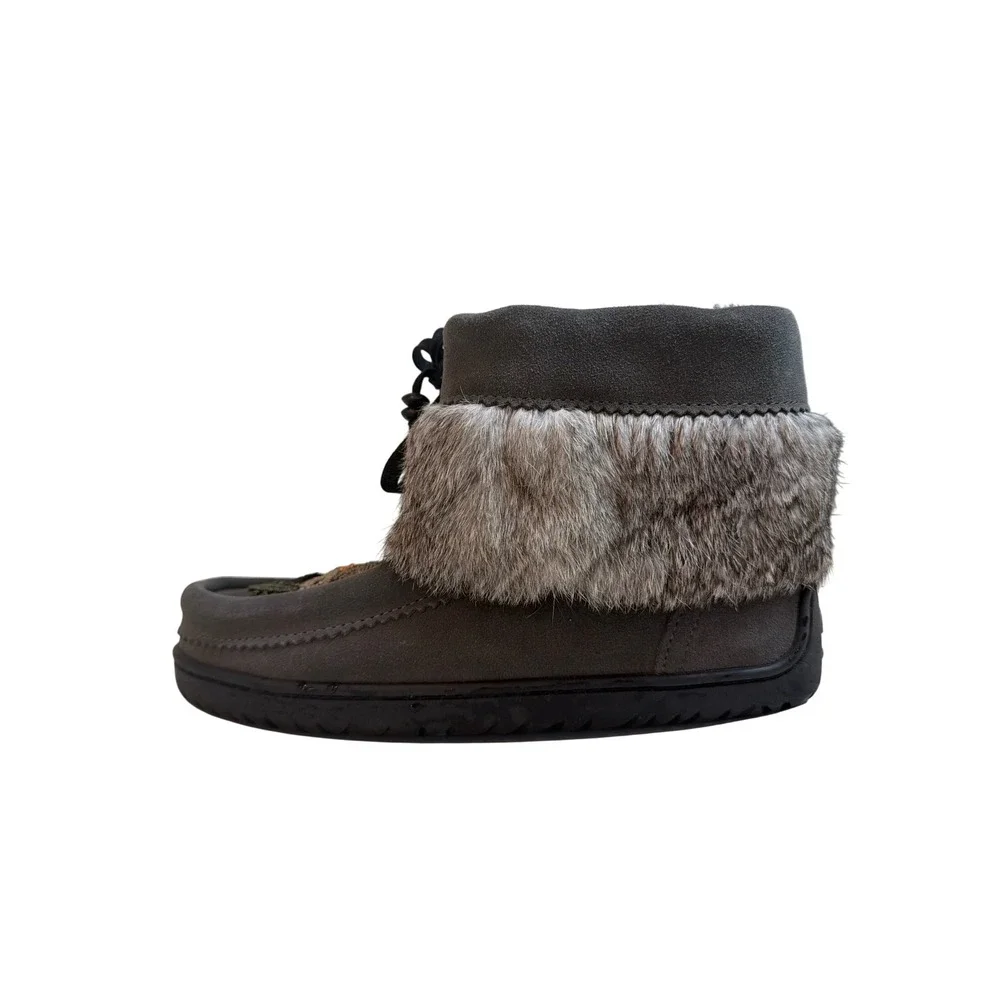 Manitobah Mukluks Grey Suede Beaded Fur Trim Winter Boots Womens Size 7 L7